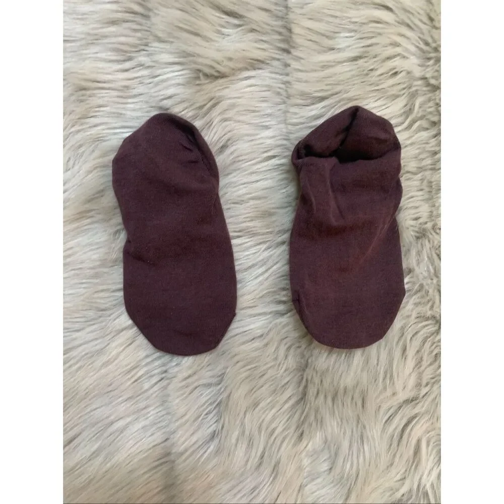 NWOT Cole Haan Brown No Show Socks Size 4-10